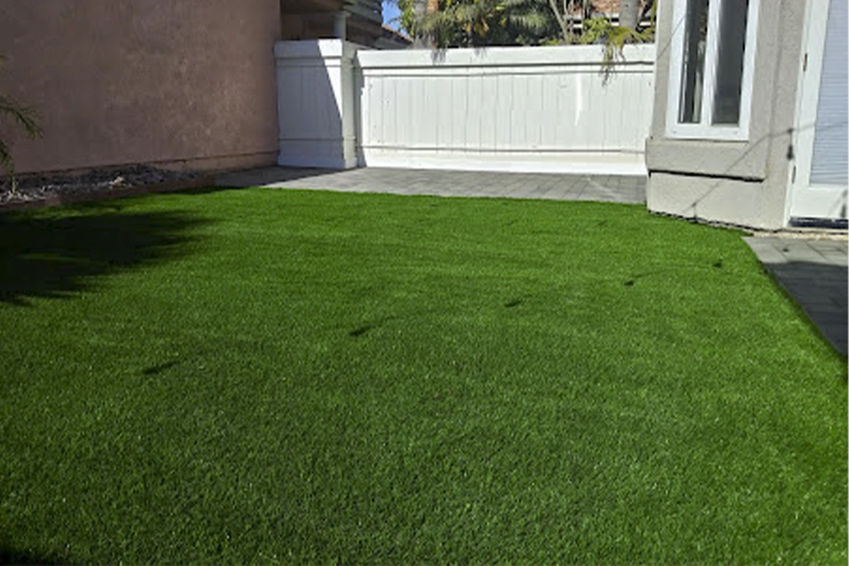 synthetic-turf-1-natural-landscape