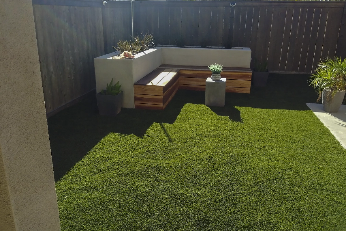 synthetic-turf-3-natural-landscape