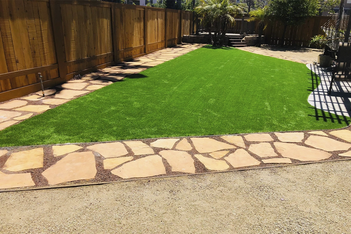 synthetic-turf-5-natural-landscape