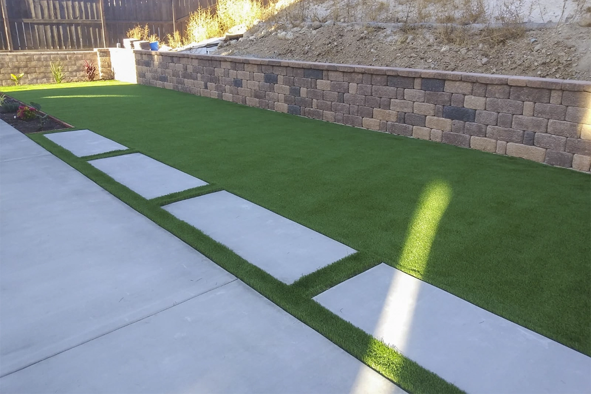 synthetic-turf-7-natural-landscape